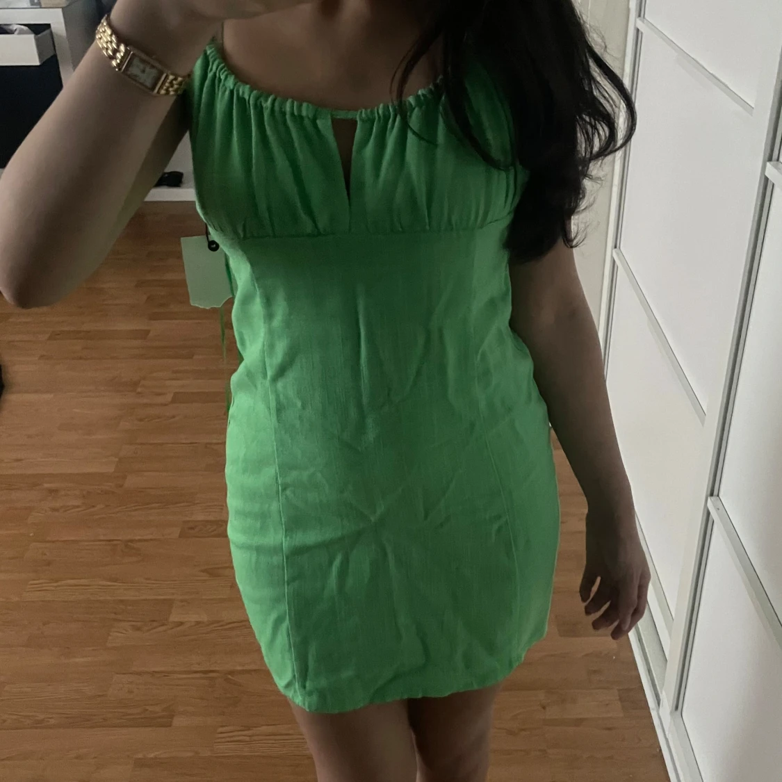 Grön klänning med knytband - 2