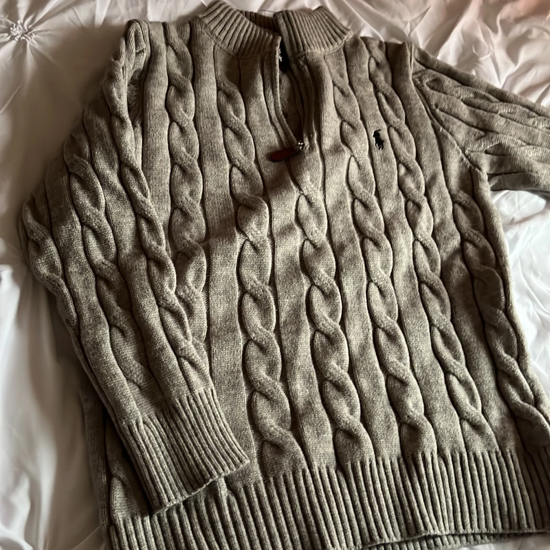 Beige kabelstickad tröja från Ralph Lauren - 2