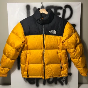  The North Face - 1996 RETRO NUPTSE JACKET UNISEX Har inte haft nägon större användning, som ny!