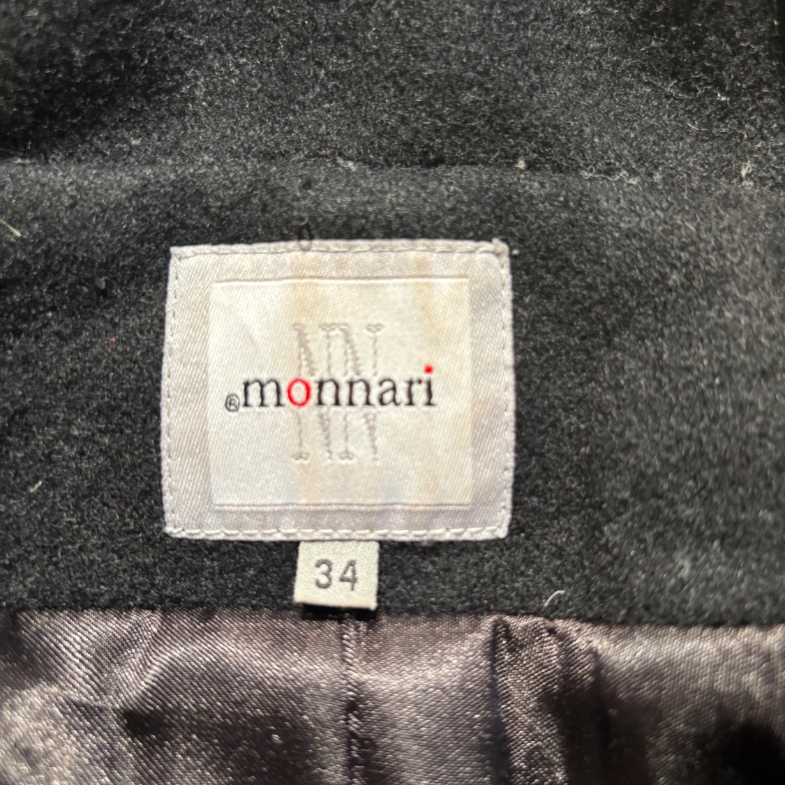 Svart trekvarts ärmad kappa från Monnari - 1