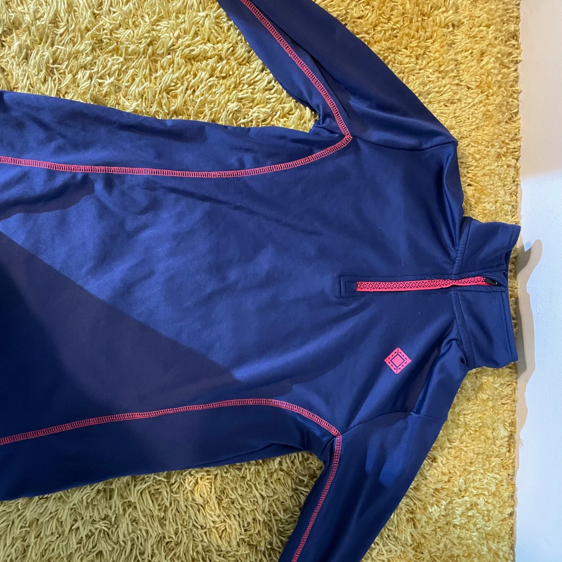 Mörkblå tröja från Crivit