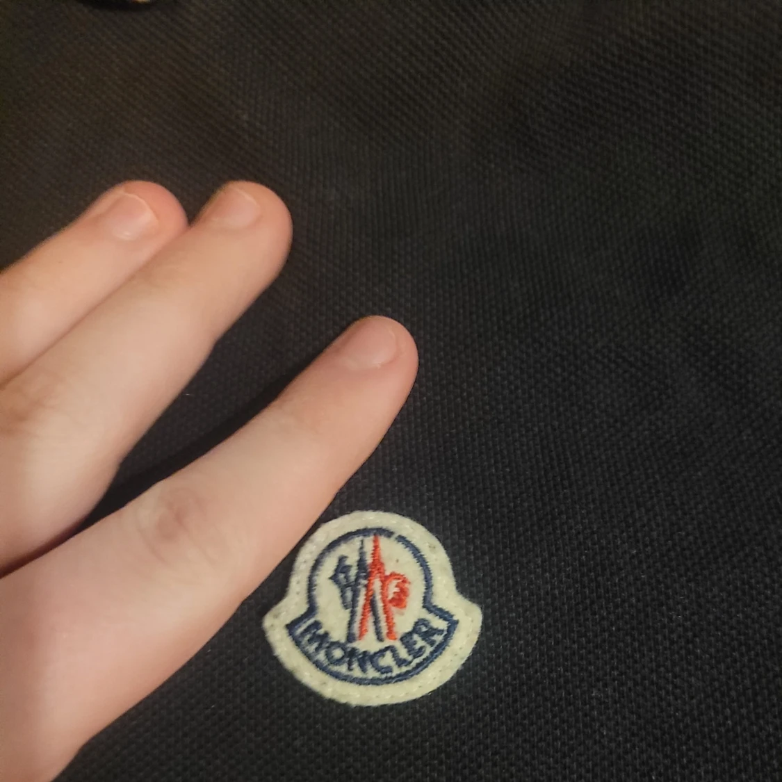 Svart pikétröja från Moncler - 3