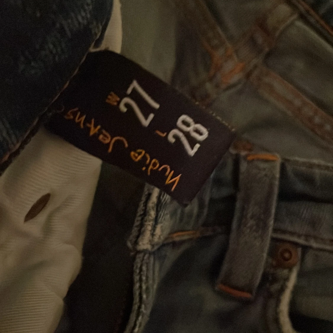 Säljer ett par nudie jeans som är för små för mig. De är riktigt snygga och passar till det mesta. Dem är i bra skick och har använts sparsamt. - 2