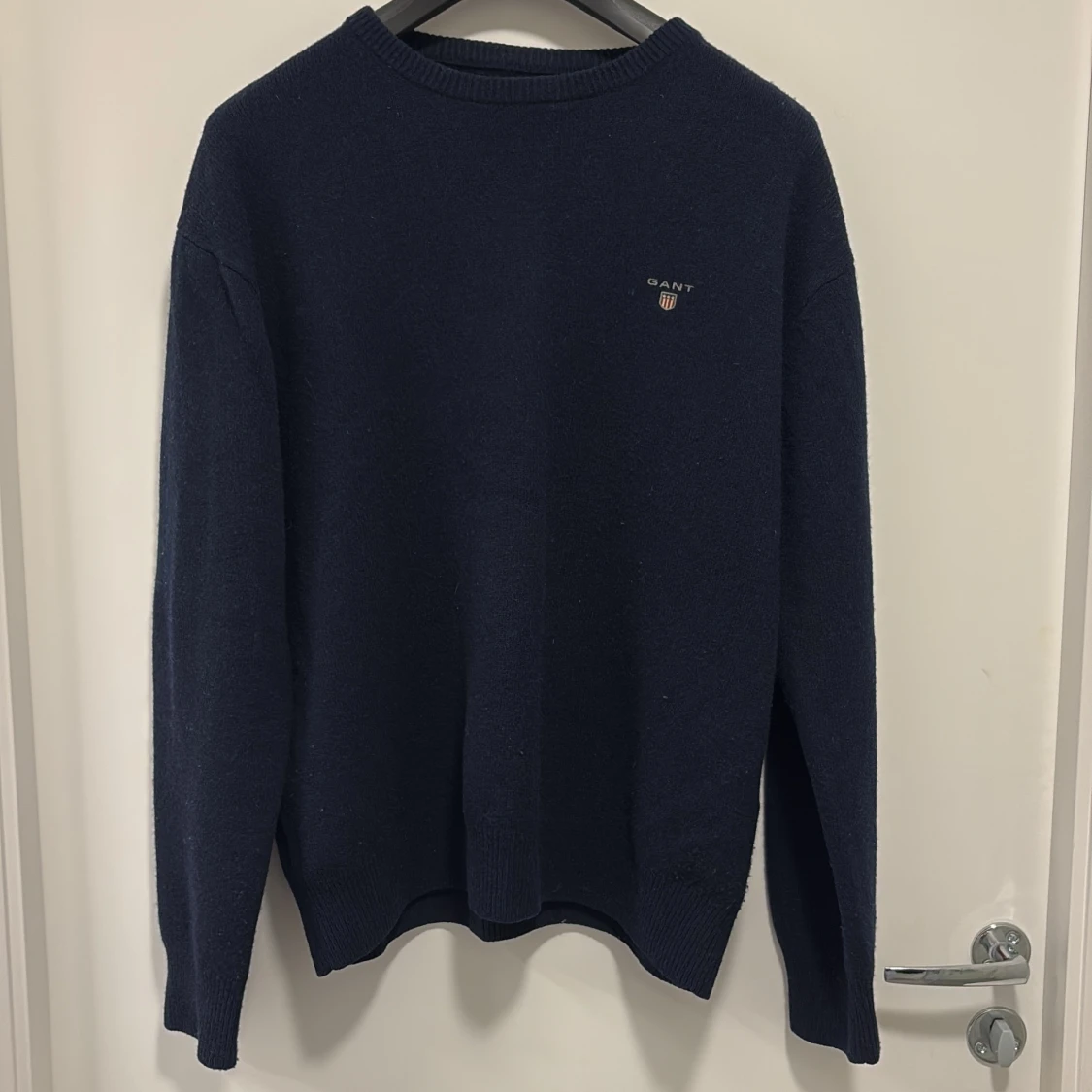 Mörkblå stickad tröja från GANT