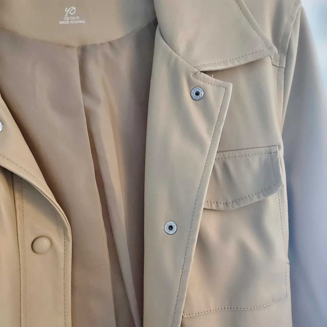 Beige skinn jacka från Amisu - 91