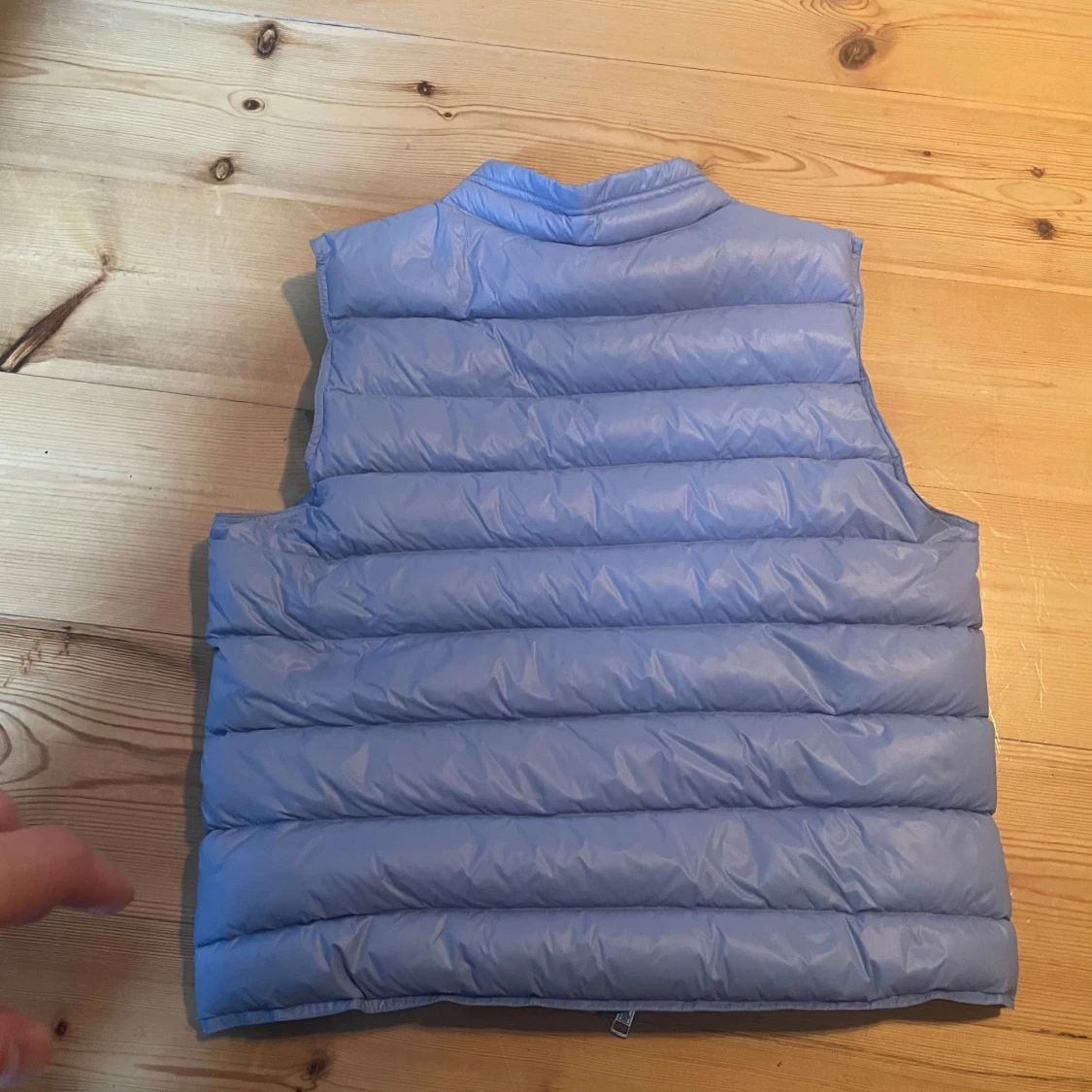 Ljusblå dunväst från Moncler - 90