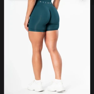 Mörkgröna relode shorts - Mörkgröna shorts från relode storlek XXS. Använda bara en gång!💚💙
