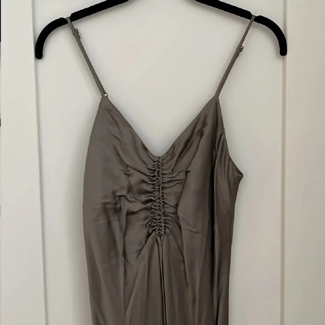 Satinklänning zara - 91