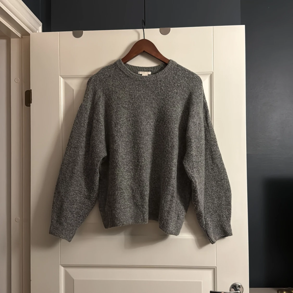 Mörkgrå stickad tröja - 90