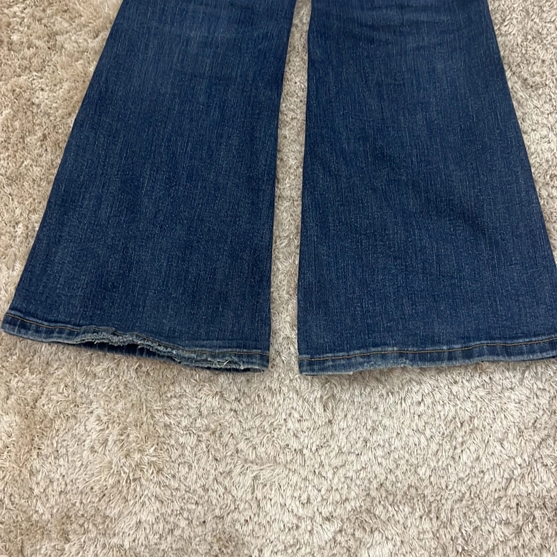 Mörkblå bootcut jeans från Lindex - 3