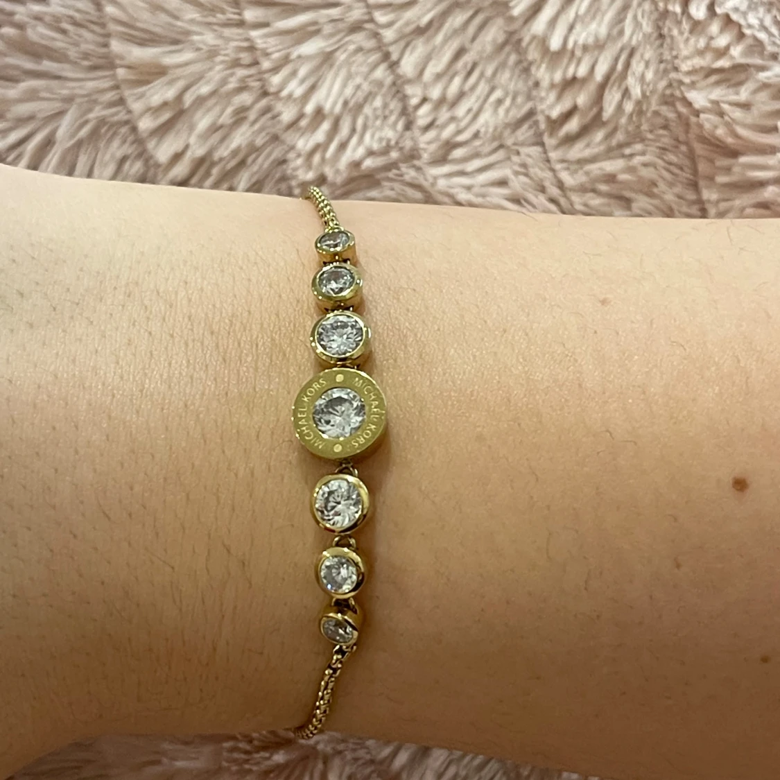 Guldarmband med kristaller - 1