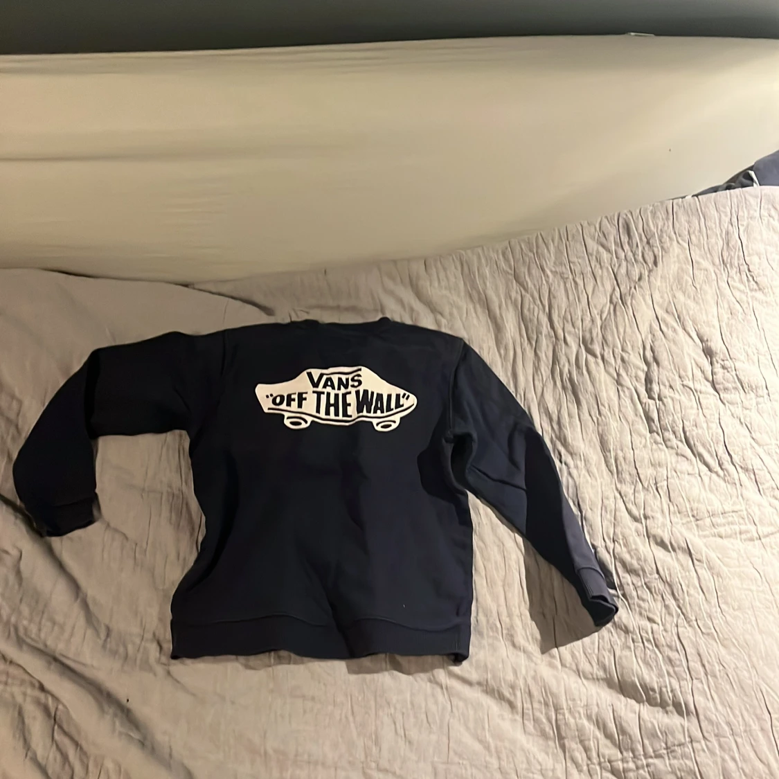 Mörkblå sweatshirt från Vans - 2