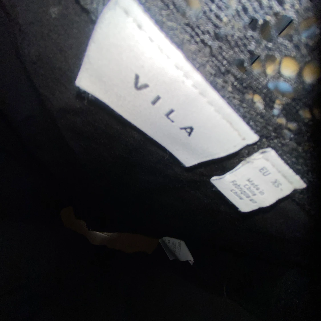 Svart spetslinne från Vila - 2