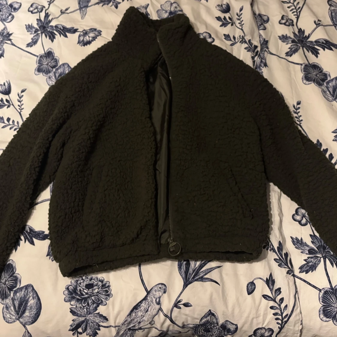 Grön teddyjacka från Jacqueline de Yong