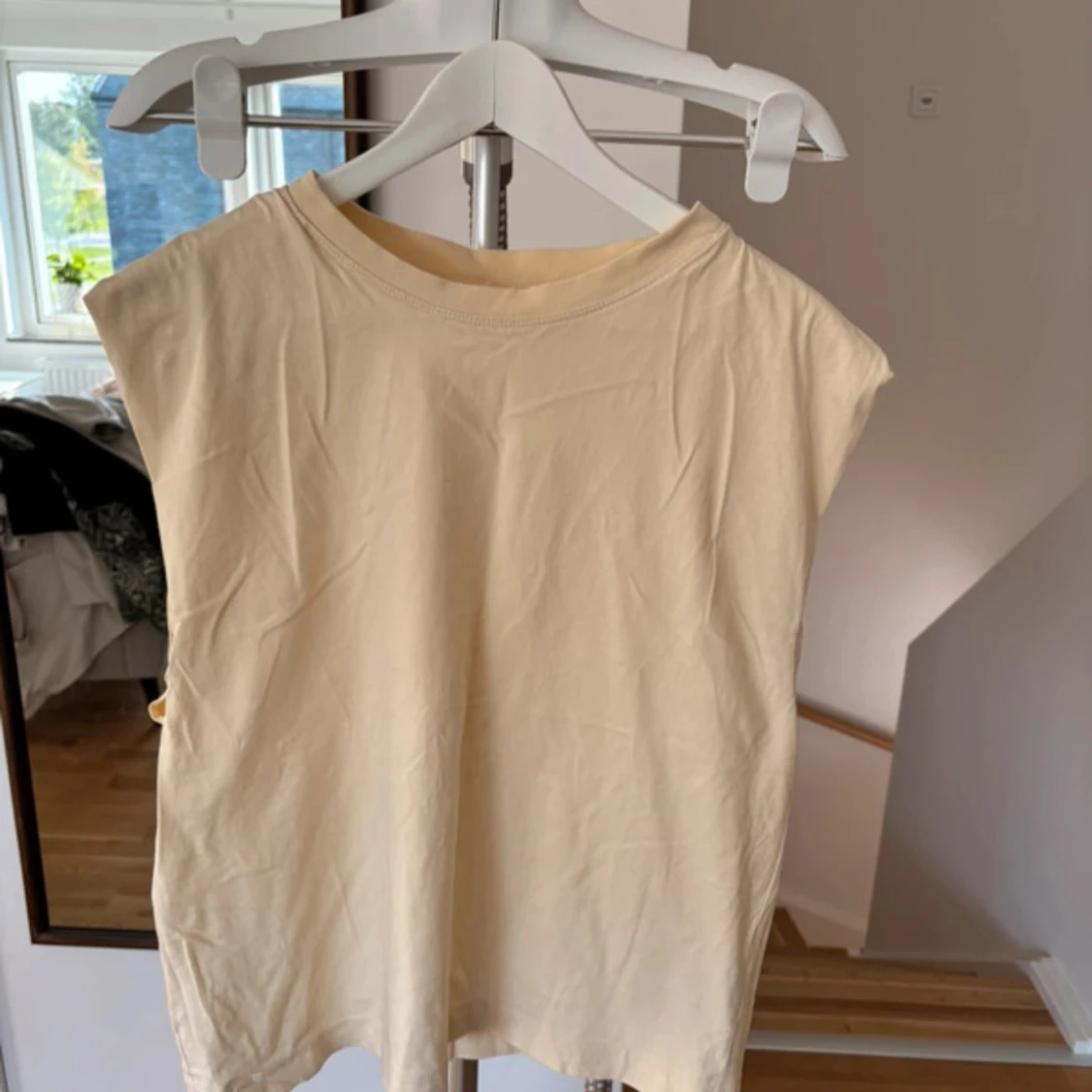 Beige ärmlös topp