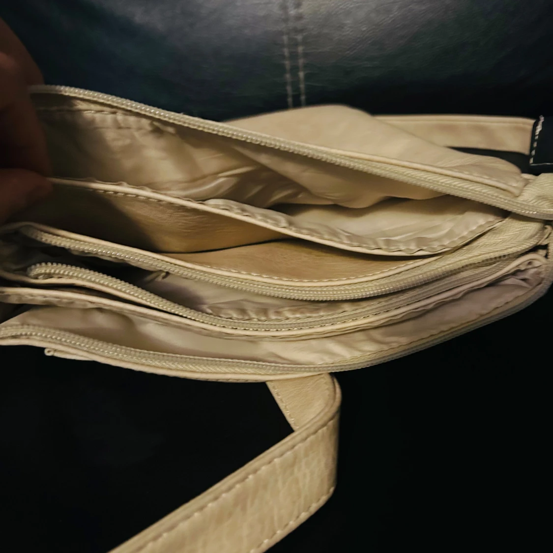 Beige axelväska från Fantasy - 92