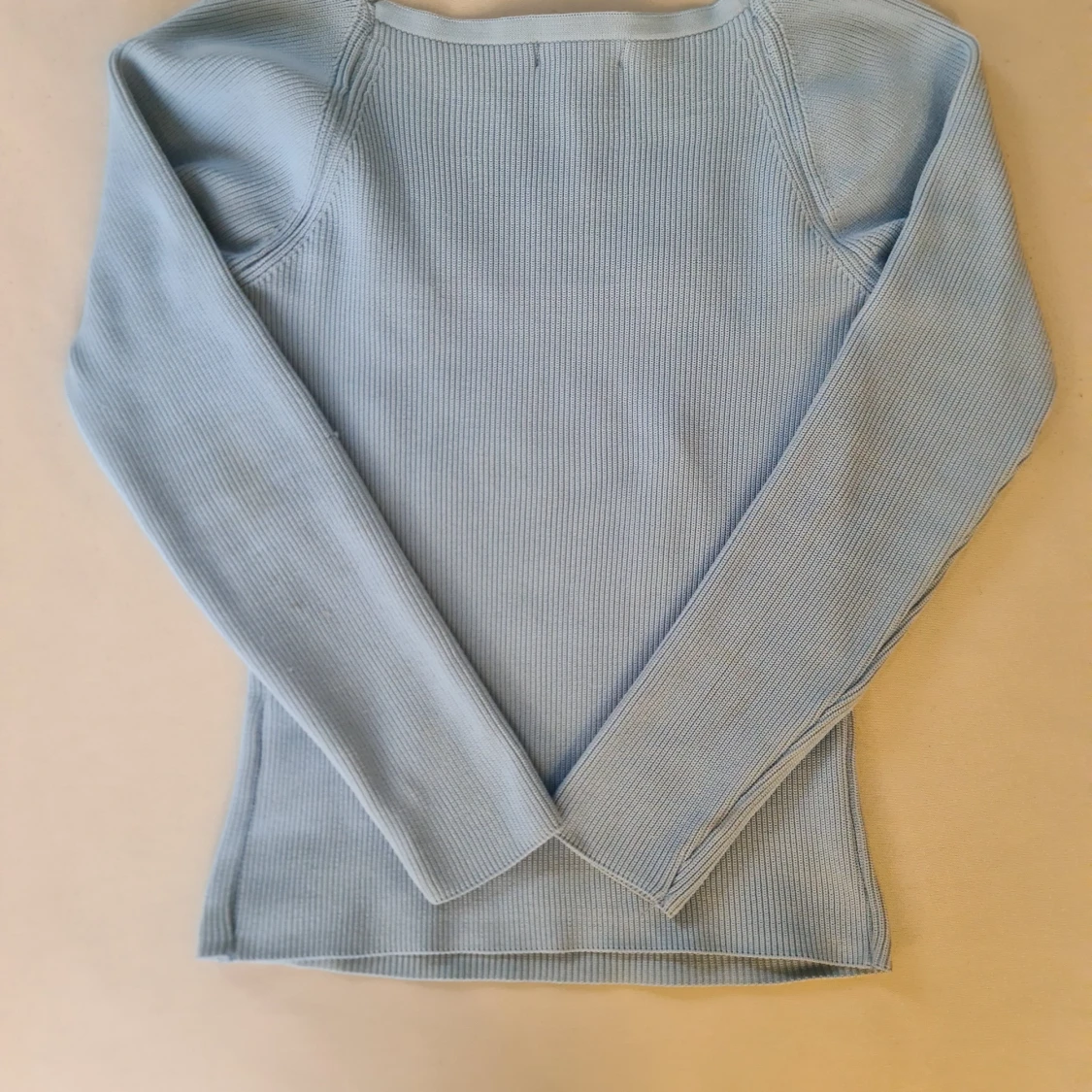 Ljusblå ribbad tröja från Esperi - 90
