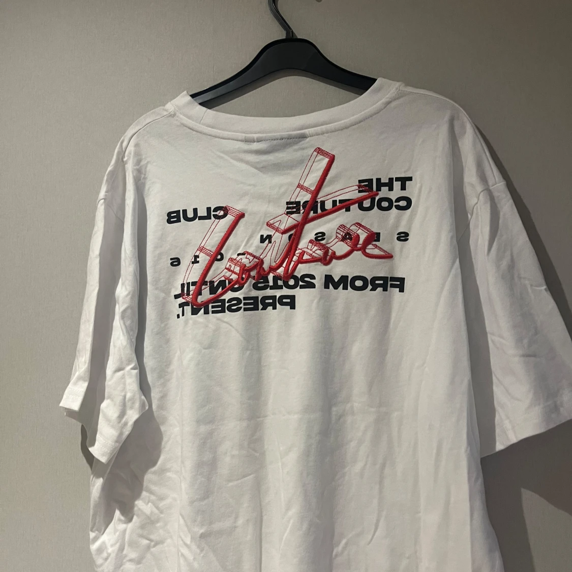 Vit t-shirt med tryck - 90