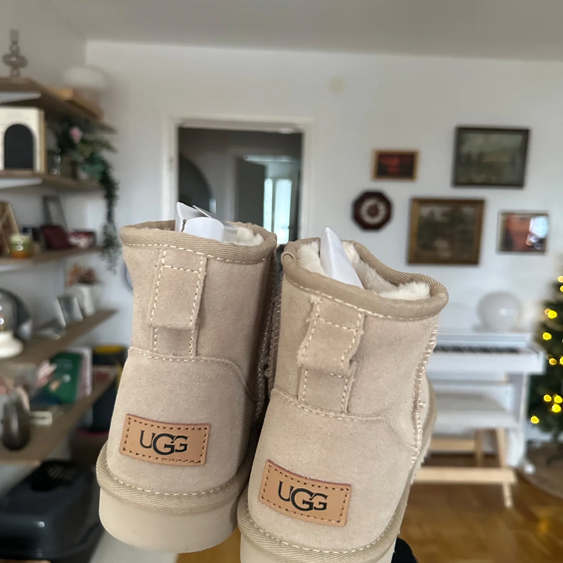 Uggs I färgen Sand storlek 40 