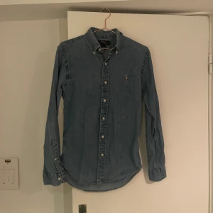 JEANS skjorta  - Jeans skjorta från Ralph lauren knappt använd (s)