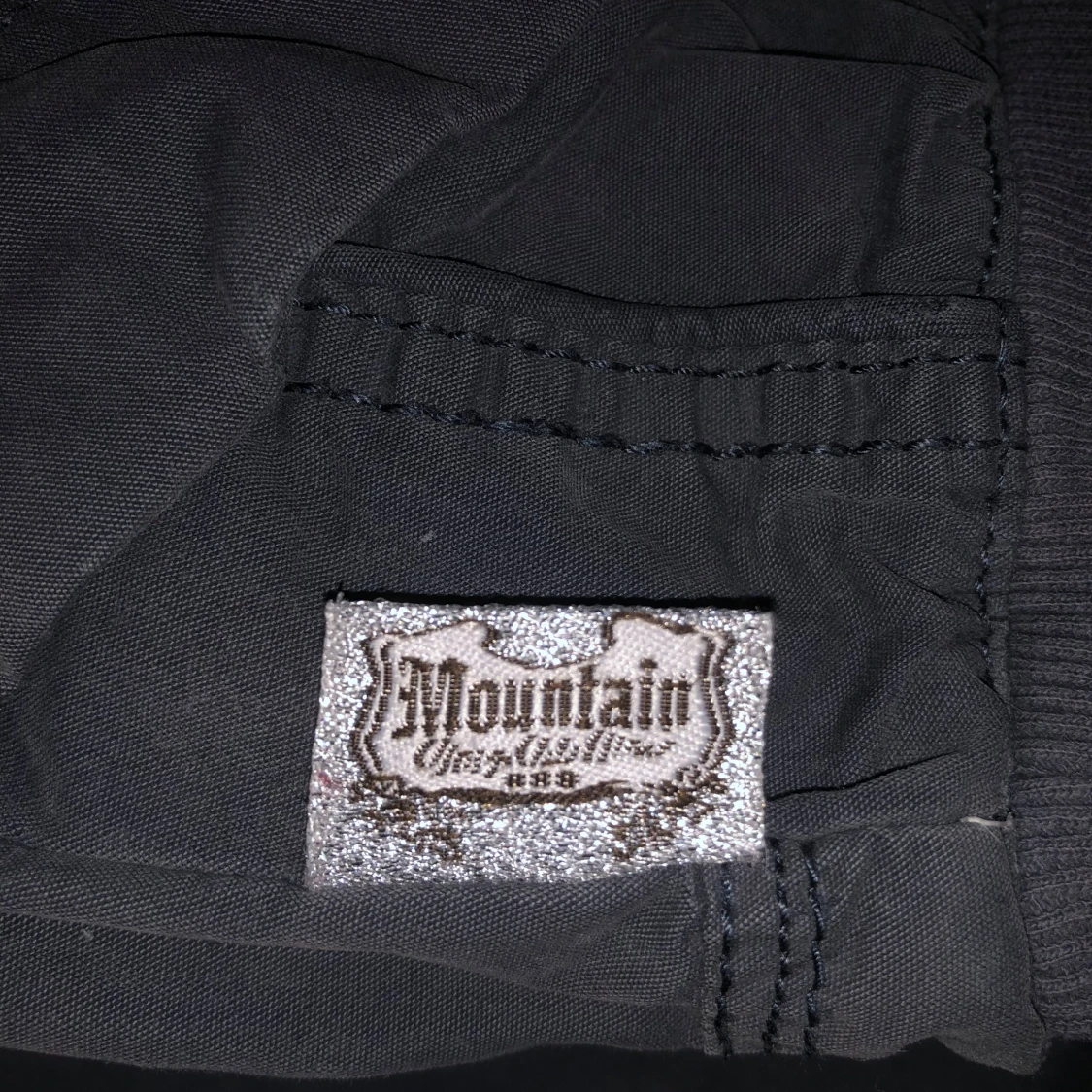 Mörkgråa byxor från Mountain Springs - 92