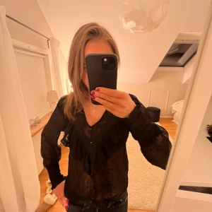 Blus - Gullig blus från only, fint skick😻🙏🏼
