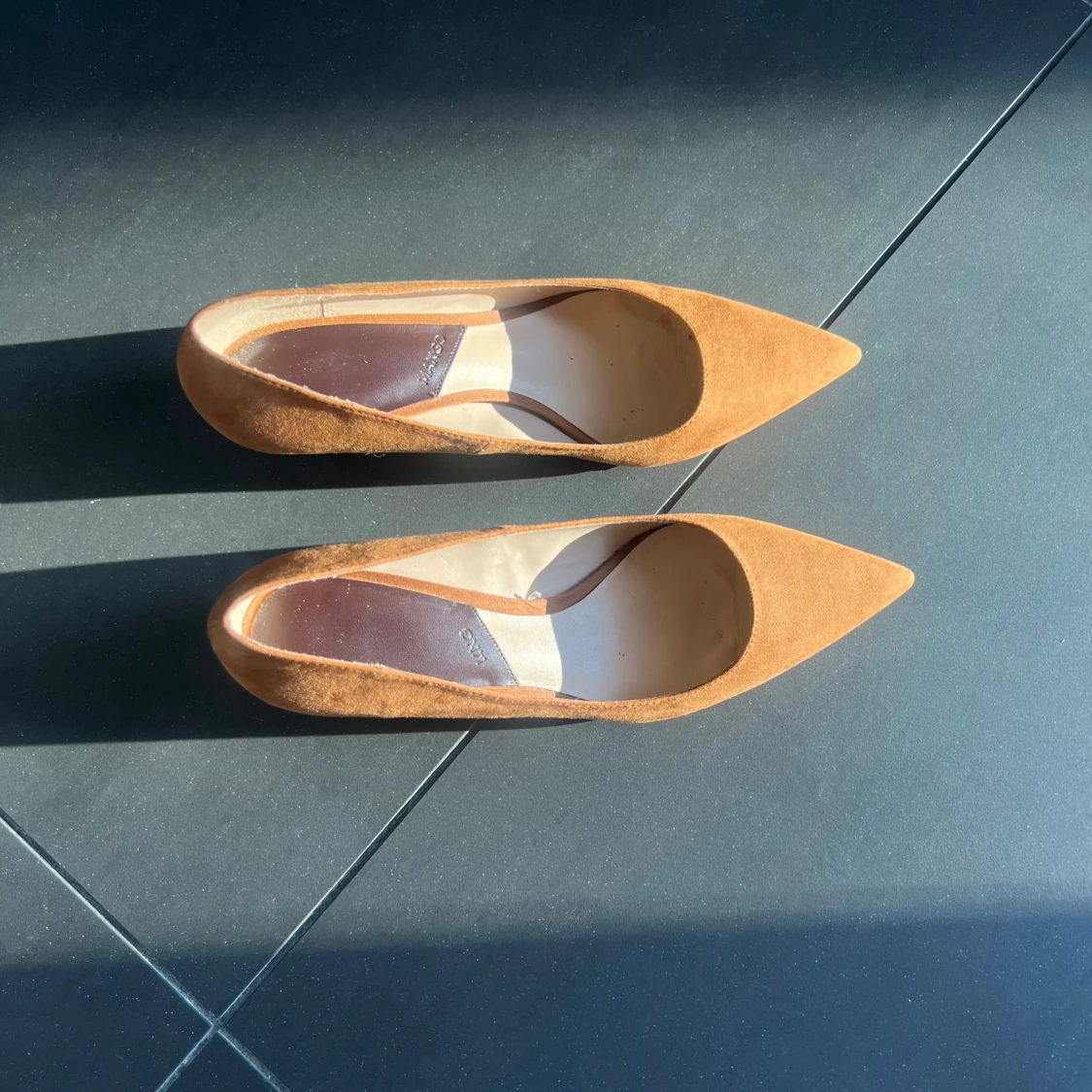 Bruna mockapumps med spetsig tå - 91