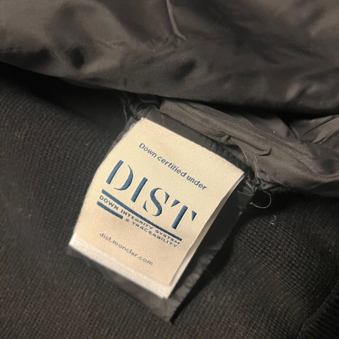 Svart dunjacka från Moncler - 91