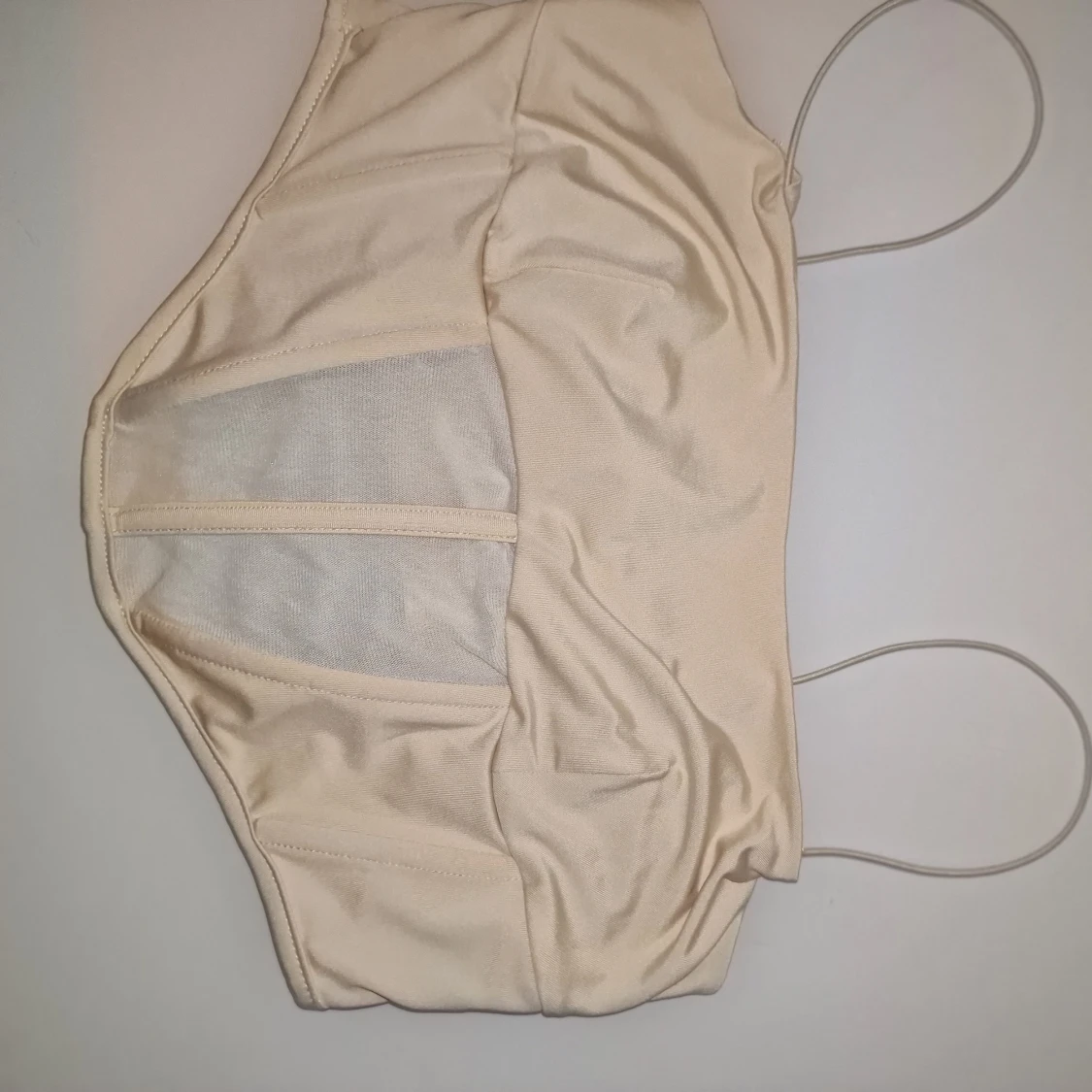 Beige korsettopp med meshdetaljer - 92