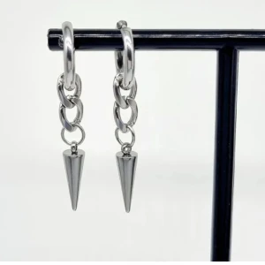 Silverfärgade örhängen med kedja och spets - Handgjorda örhängen●Följ :@ekjewelryofficial🤲 ● 💎Material- 100% rostfritt stål ●Örhängeskrokar -rostfritt stål. Nickel fri. Längd -4,5cm. Vattentåliga, ändrar inte färgen!