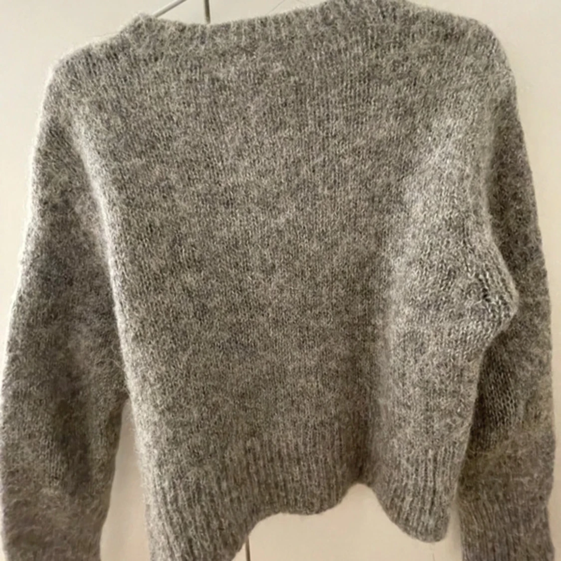 Grå stickad tröja - 92