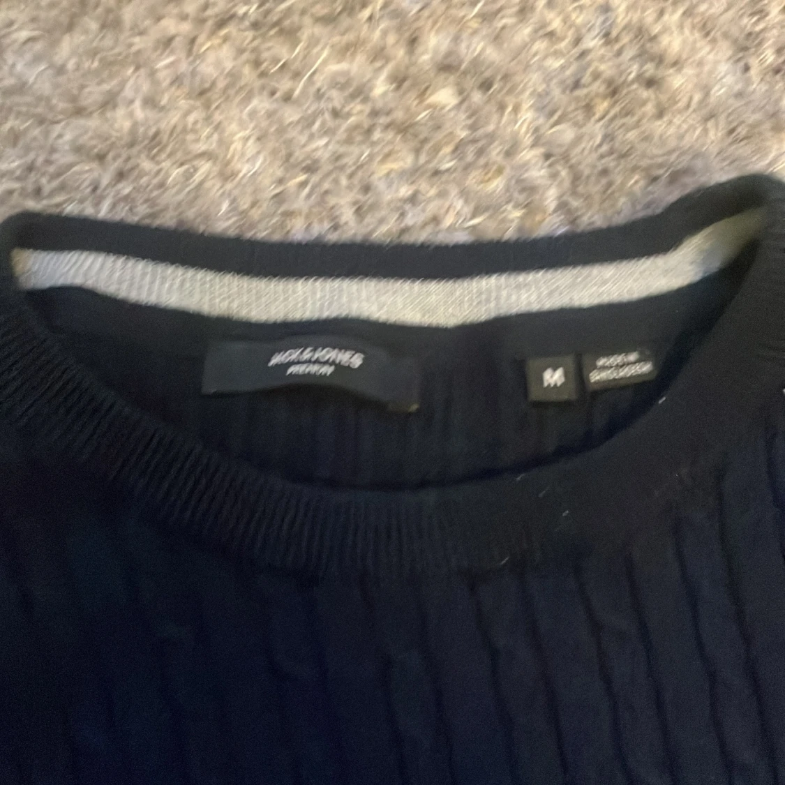 Mörkblå stickad tröja från Jack & Jones - 90