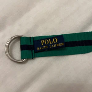 Ralph lauren skärp - Ett fin grönt och svart Ralph lauren skärp i bra skick. Priset kan diskuteras!🩷