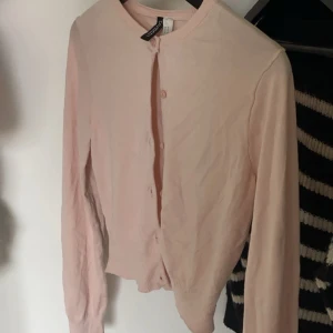 Rosa kofta🩷 - Superfin kofta som inte kommer till användning längre💕