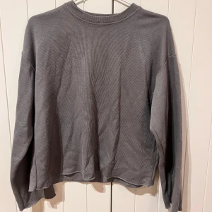 Tunn sweatshirt  - Tunn stickad sweatshirt 