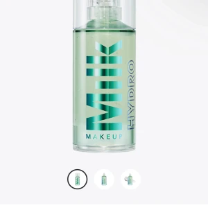 Hydro Grip Primer från Milk Makeup - Säljer en Hydro Grip Primer från Milk Makeup. Denna primer är känd för sin återfuktande och glow-boostande effekt tack vare niacinamid och blått agaveextrakt. Perfekt för att få sminket att sitta hela dagen med en jämn och fräsch finish. Använd ensam för lyster eller under smink för extra hållbarhet.