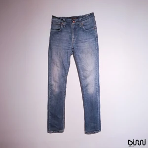 Nudie jeans - Nu finns dom här ljus blåa Nudie Jeansen i storlek W29/ L32 ute | skick 8,5/10 | pris 449 :- | model Thin Finn (slimfit) 