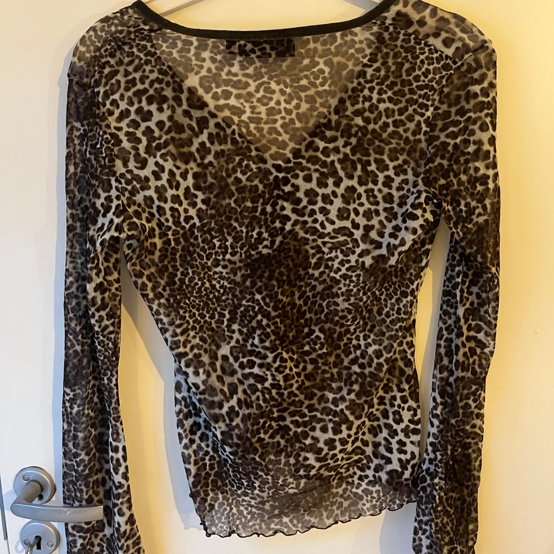 Leopardmönstrad topp från KappAhl - 91