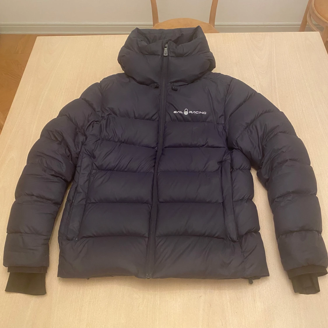 Mörkblå dunjacka från Sail Racing - 92