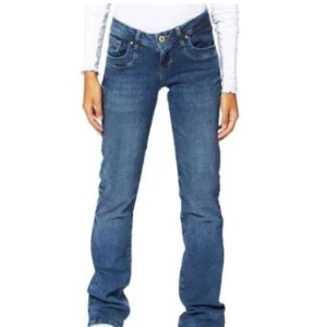 SÖKER!!!!  - Ltb jeans i denna modell, inte utöjda