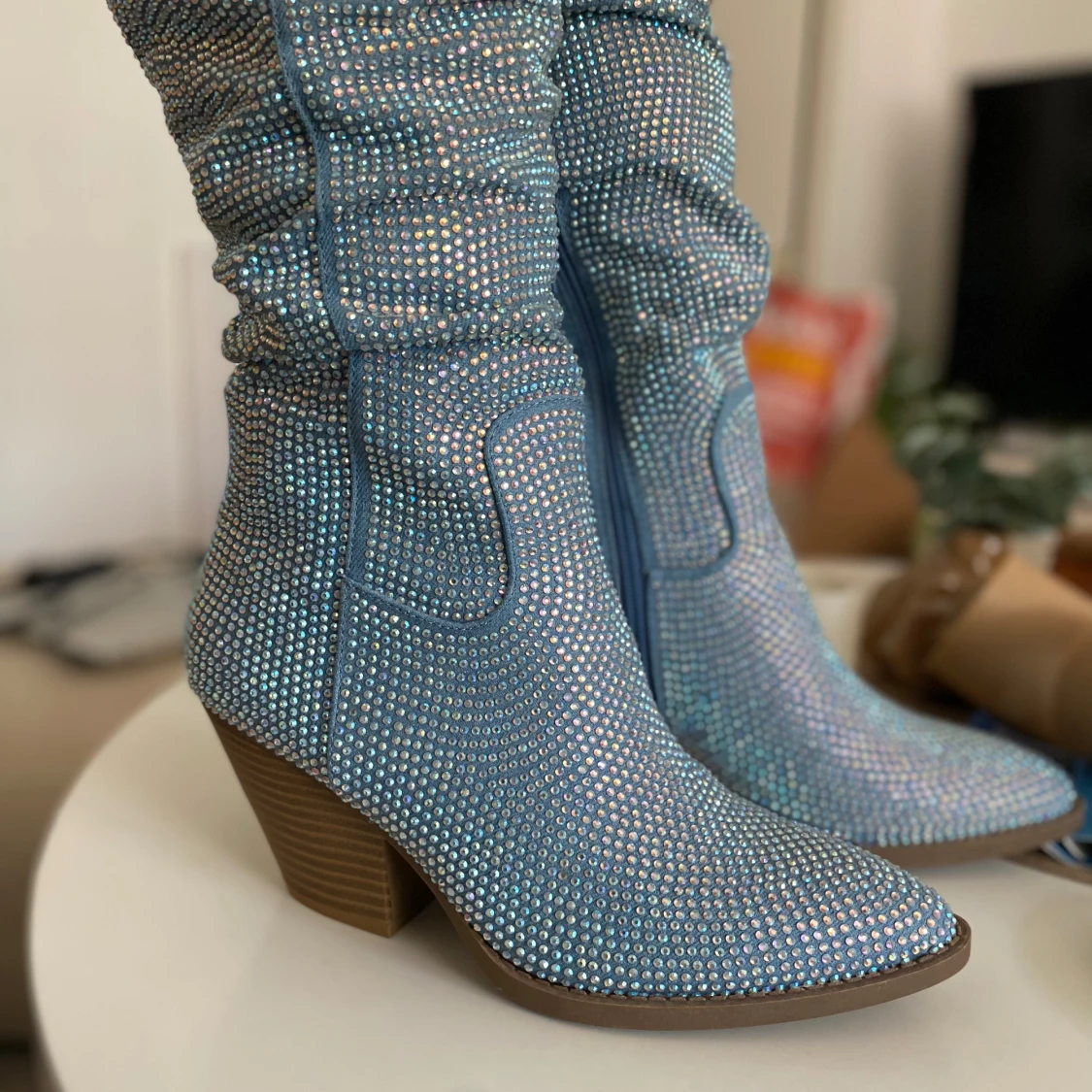 Glittriga blå stövletter - 91