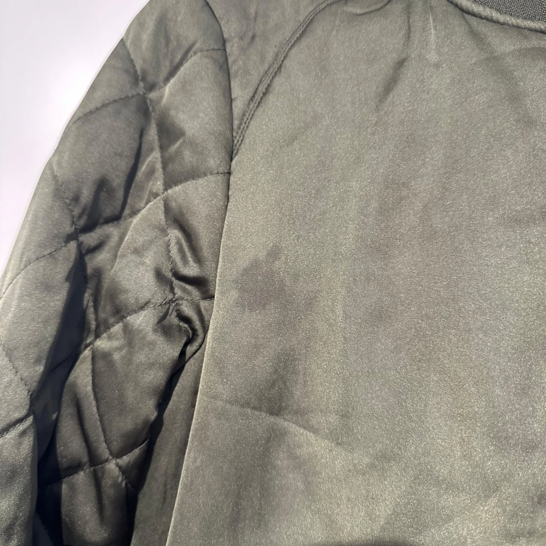 Olivgrön bomberjacka - 92