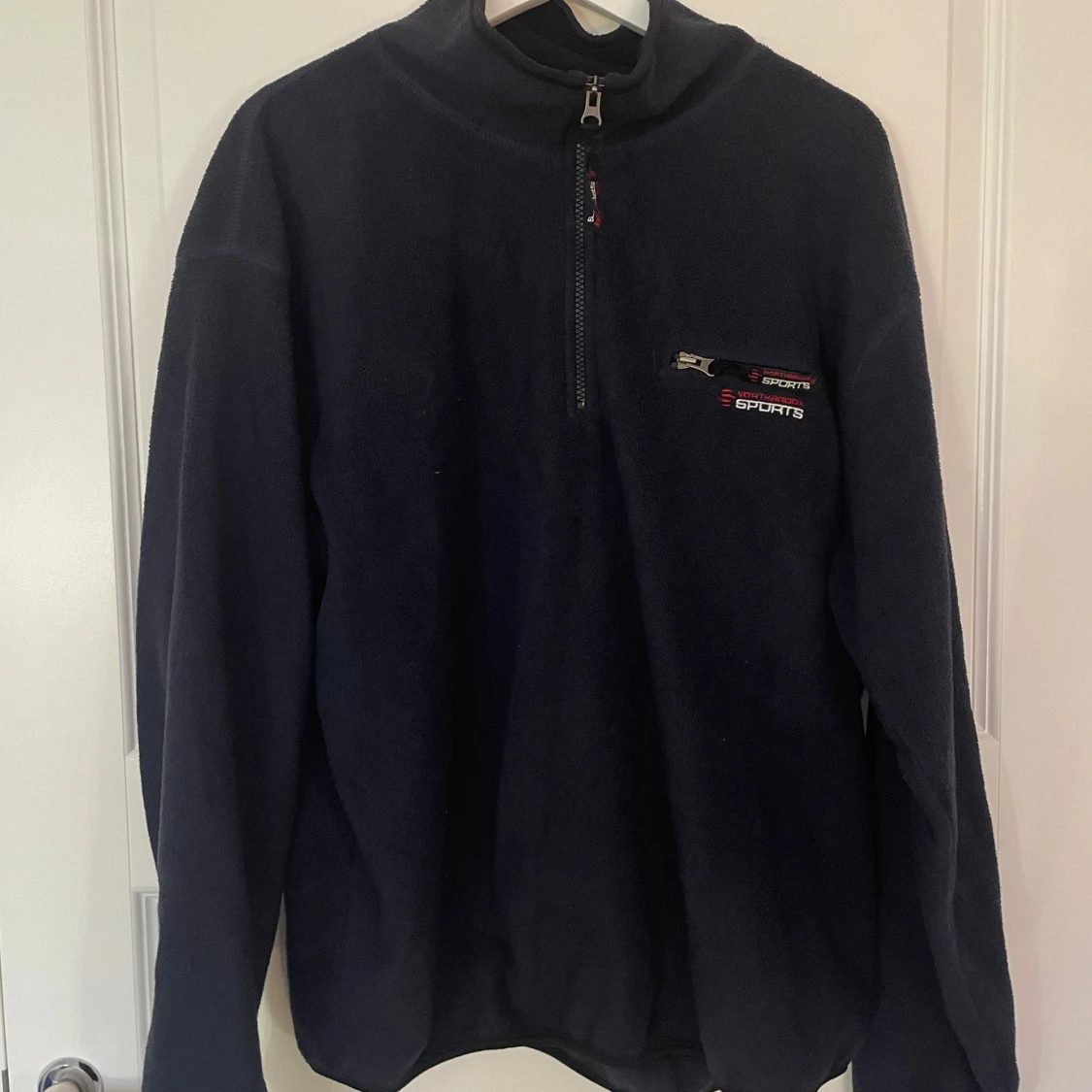 Mörkblå fleecetröja