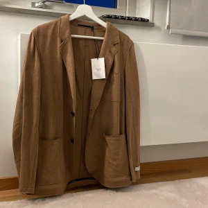 Mörk brun gasparer kavaj - Helt ny och i jätte bra skick