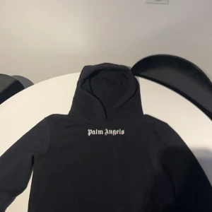 Palm Angels Tröja - Säljer min Palm Angels Tröja, Storlek M.