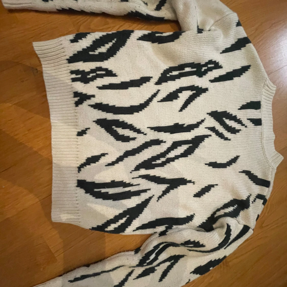 Beige och grön stickad tröja från NA-KD - 1