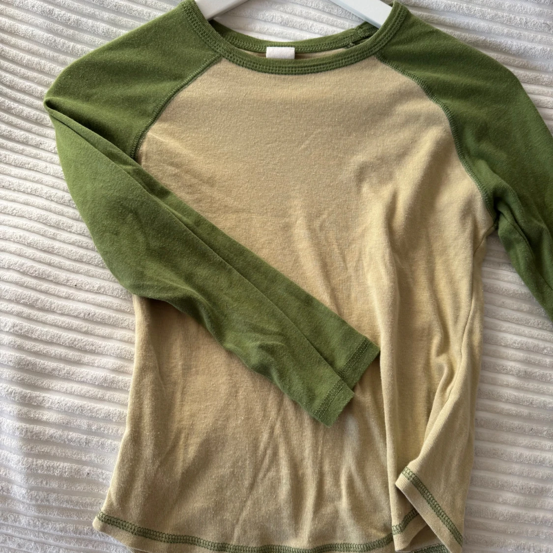 Beige och grön långärmad tröja - 1