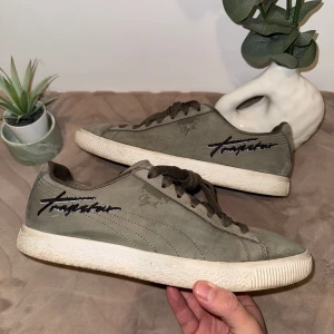 Puma Clyde x Trapstar Green Black Olive - Puma Clyde x Trapstar Green Black Olive Size:43 Condition: Very good (barely used)  All defects are Always shown in the pictures if there are any!! Questions? Feel free to ask!  Checkout my account for more shoes, you might find a gem you size‼️ 