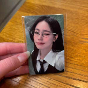 (G)I-DLE Miyeon pob photocard  - Pre order photocard från Gidle I saw Weverse shop pob! Nytt inplastat oöppnat 
