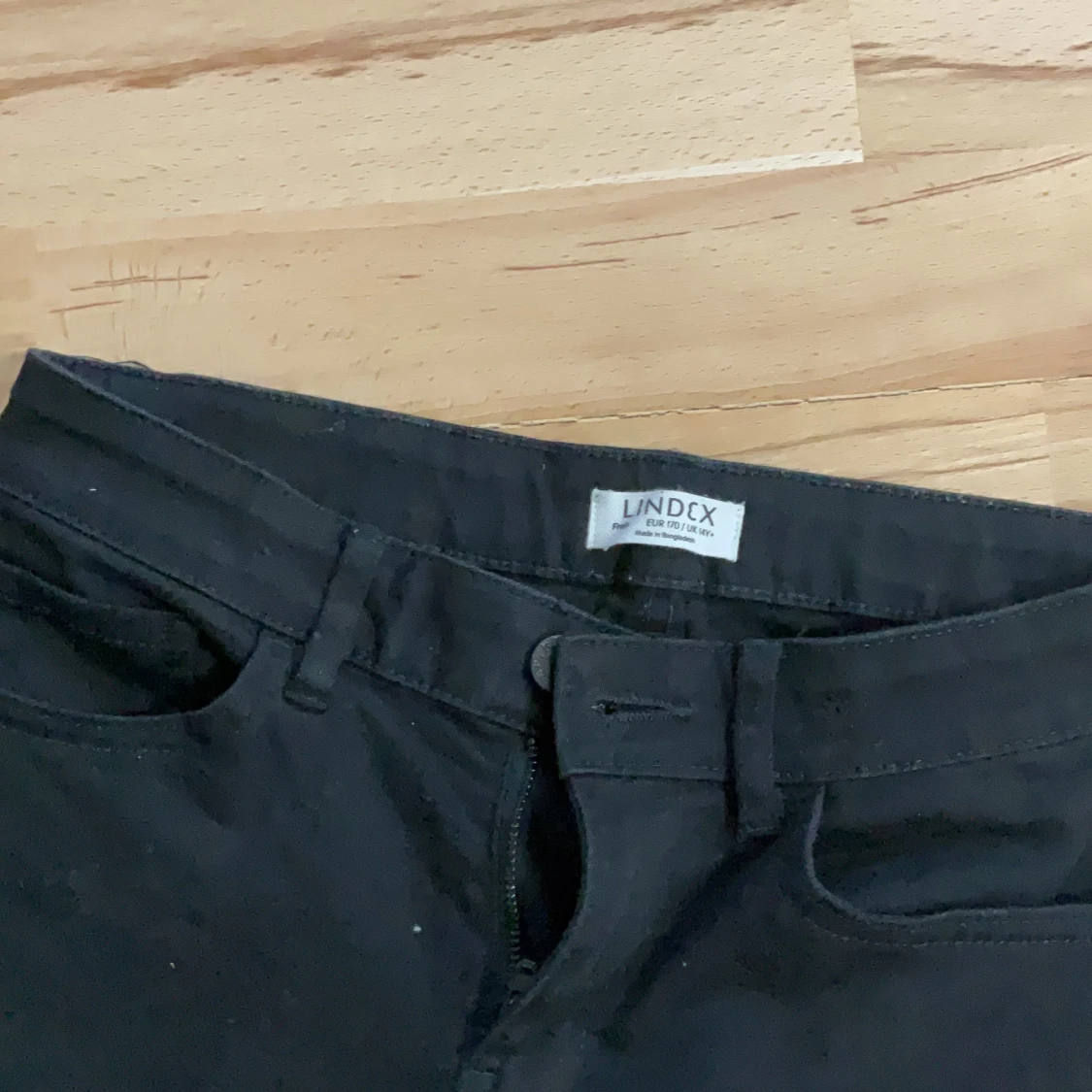 Svarta byxor från Lindex - 1